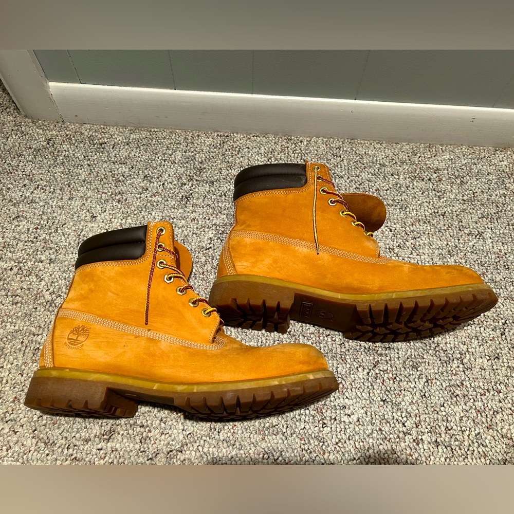 TIMBERLAND BOOTS